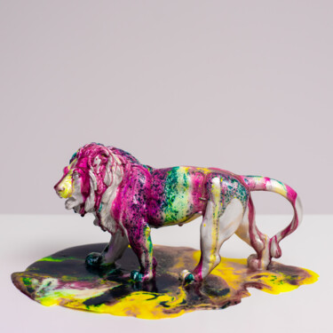 "Lion walking in col…" başlıklı Heykel Antoni Dragan tarafından, Orijinal sanat, Rezine
