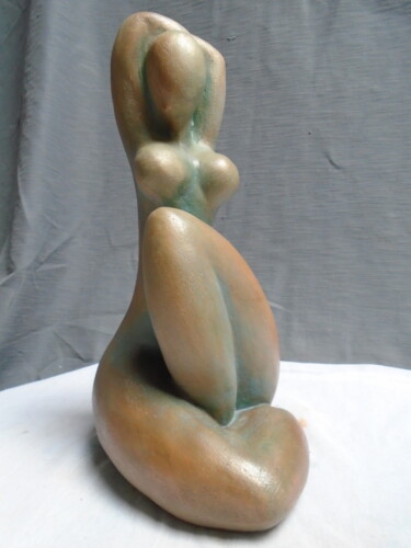 雕塑 标题为“Femme assise stylis…” 由Marie Ruiz, 原创艺术品, 陶瓷