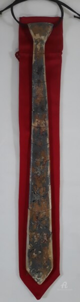 Scultura intitolato "Cravate fossile 4" da Marina Argentini, Opera d'arte originale, Legno