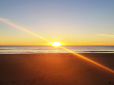 Photographie intitulée "Lever de soleil écl…" par Armajay, Œuvre d'art originale, Photographie numérique