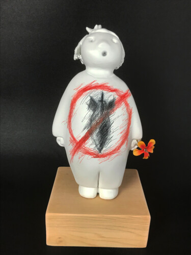 Скульптура под названием "Matilda-No Bombs" - Armando D'Andrea, Подлинное произведение искусства, Гипс