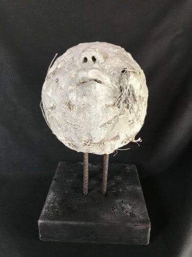 雕塑 标题为“Moon Face” 由Armando D'Andrea, 原创艺术品, 粘土