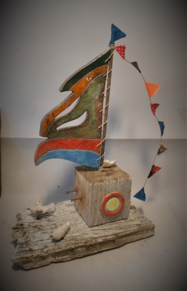 Scultura intitolato "bateau bois flotté3" da Armelle Colombier, Opera d'arte originale, Ceramica