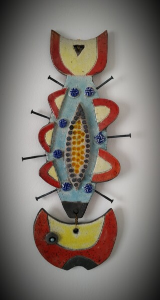 Escultura titulada "Totem poisson rouge" por Armelle Colombier, Obra de arte original, Cerámica