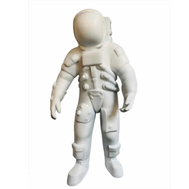 Sculpture titled "White Astronout" by Dervis Yusuf Akdemir, Original Artwork, Resin