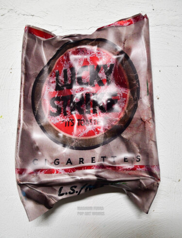 Escultura titulada ""OLD PACKAGE III"" por Magnum Ferra, Obra de arte original, Plástico