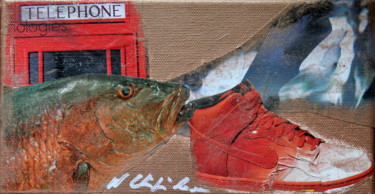 Collagen mit dem Titel "Fish shoes" von Nathalia Chipilova, Original-Kunstwerk, Scherenschnitt