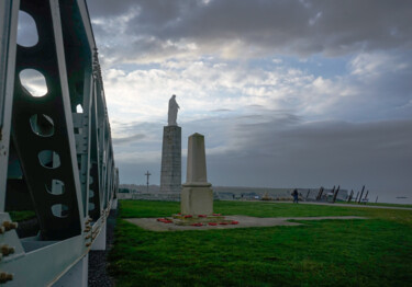 Φωτογραφία με τίτλο "Paysage du Mémorial…" από Aurélien Comte, Αυθεντικά έργα τέχνης, Ψηφιακή φωτογραφία