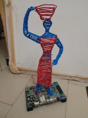 Sculpture titled "Maman africaine" by Babacar Dieye, Original Artwork, Wire