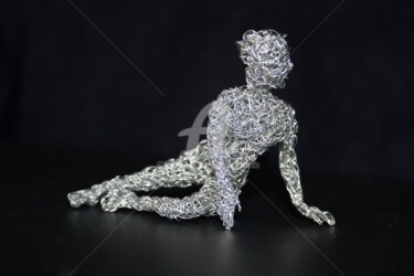 雕塑 标题为“Une pose” 由Barbara Lavenda, 原创艺术品, 金属