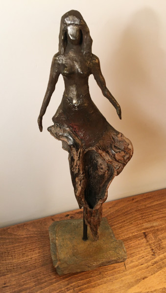Skulptur mit dem Titel "Hélia" von René Barranco, Original-Kunstwerk, Ton