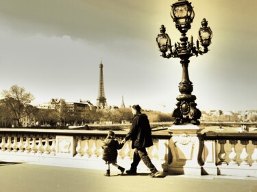 Photographie intitulée "Paris- Père et fille" par Béatrice Marie Penaud, Œuvre d'art originale