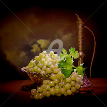 Φωτογραφία με τίτλο "white-grapes-and-a-…" από Benjamin, Αυθεντικά έργα τέχνης