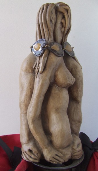 Скульптура под названием "ET JE TE PORTERAI .…" - Sam De Beauregard, Подлинное произведение искусства, Пластмасса