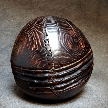 Skulptur mit dem Titel "celt ball" von Bernard Geoffroy, Original-Kunstwerk, Holz