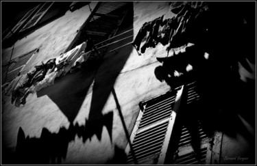 Photographie intitulée "40°à l'ombre.(colle…" par Bernard Vergier, Œuvre d'art originale