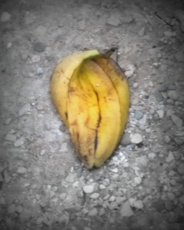 Photographie intitulée "qui a mangé la bana…" par Bernard Vergier, Œuvre d'art originale