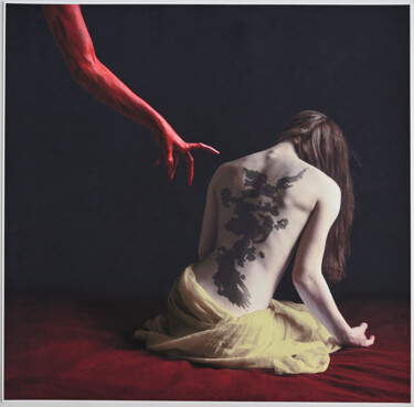 Fotografia intitolato "La marque du diable…" da Bettina Dupont, Opera d'arte originale, Fotografia manipolata