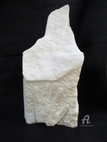 제목이 "La mano de dios"인 조형물 Roberto Urbano로, 원작, 돌