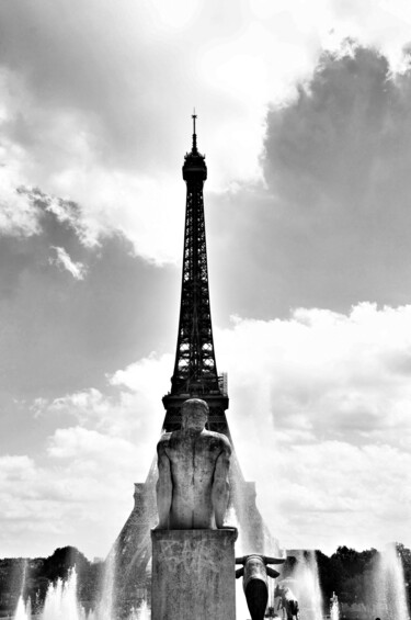 Fotografia intitolato "Tour Eiffel" da Bruno Kattnig, Opera d'arte originale, Fotografia manipolata