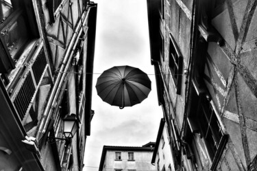 Photographie intitulée "Le Parapluie" par Bruno Kattnig, Œuvre d'art originale, Photographie manipulée