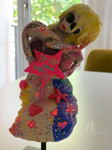 Skulptur mit dem Titel "Lovée dans tes bras" von Caroline Montigneaux, Original-Kunstwerk, Andere