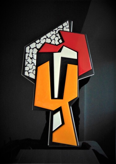 Sculptuur getiteld "TWIN SISTER (2)" door Carlos Castanedo, Origineel Kunstwerk, Hars Gemonteerd op Houten paneel