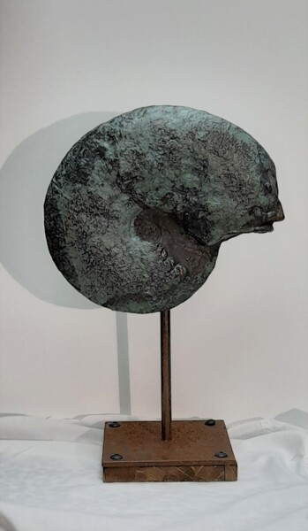 Sculpture titled "Fossile Hurlant" by Catherine Gardon, Original Artwork, Metals