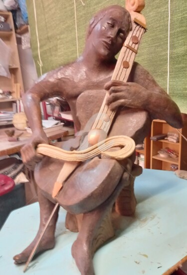 Escultura intitulada "le violonceliste" por Catherine Demaugé Bost, Obras de arte originais, Terracota