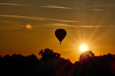 Photographie intitulée "COUCHER DE SOLEIL" par Cecilia Teodoru, Œuvre d'art originale