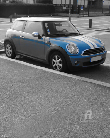 Photography titled "Selective blue Mini…" by Cédric Hajiji, Original Artwork, Manipulated Photography