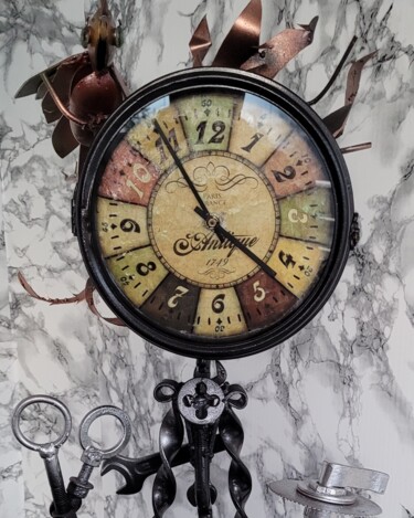Sculpture intitulée "L'horloge abandonné…" par Cédric Mounir, Œuvre d'art originale, Métaux