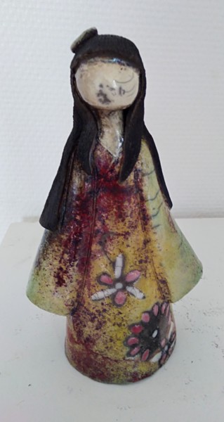 Sculpture intitulée "Mini-geisha cuivrée" par Sandrine Sueres, Œuvre d'art originale, Céramique