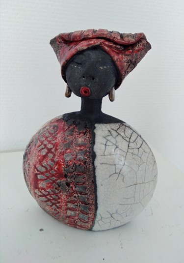 Sculpture titled "Doudou africaine ro…" by Sandrine Sueres, Original Artwork, Ceramics