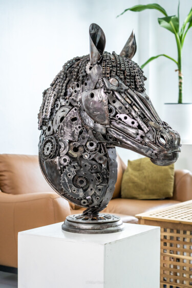 雕塑 标题为“Horse head scrap me…” 由Chatree Choorachatatorn (Mari9art), 原创艺术品, 金属