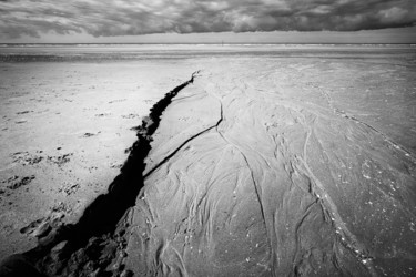 Photographie intitulée "Older Beach Got Wri…" par Christian Schwarz, Œuvre d'art originale, Photographie numérique