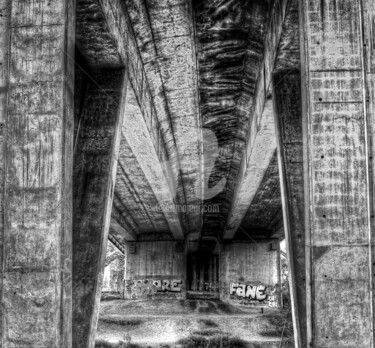 Fotografie mit dem Titel "sous les ponts..." von Chrisdaf, Original-Kunstwerk