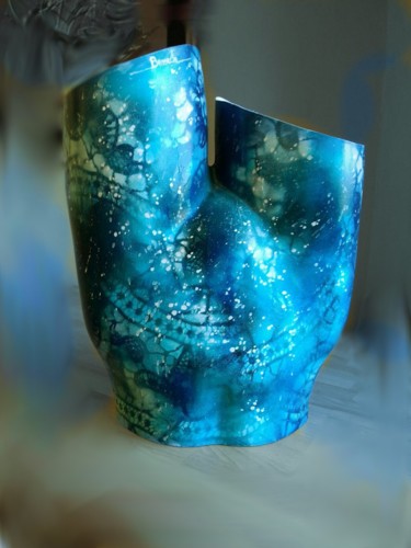 Scultura intitolato "Vase bleu déco desi…" da Christian Bessede, Opera d'arte originale, Resina