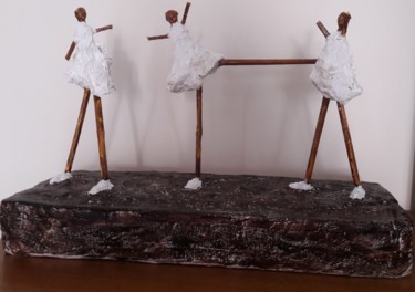 Sculpture titled "Les Petites Filles…" by Christiane Guerry, Original Artwork, Wood