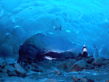 Photographie intitulée "Blue Cave" par Angie Black, Œuvre d'art originale, Photographie numérique