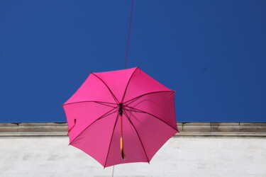 Фотография под названием "Pink Umbrella" - Angie Black, Подлинное произведение искусства, Цифровая фотография