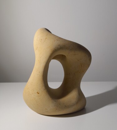 Escultura titulada "Shoffa" por Clark Camilleri, Obra de arte original, Piedra