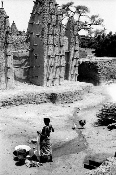 Фотография под названием "Village de Koro au…" - Claude Grand, Подлинное произведение искусства