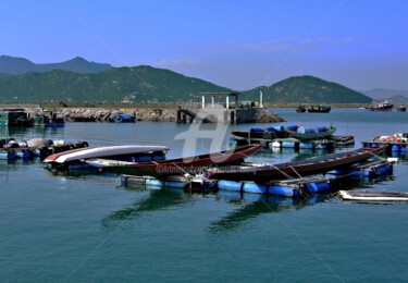 Fotografia intitolato "HK68-Fishing Boat f…" da Clement Tsang, Opera d'arte originale, Fotografia digitale