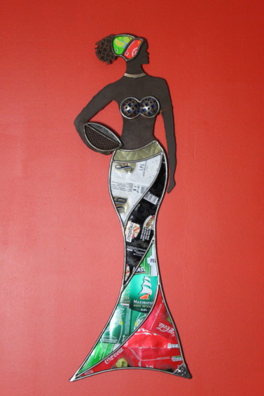 Sculpture titled "femme en paréo 1" by Claude Germain, Original Artwork, Metals