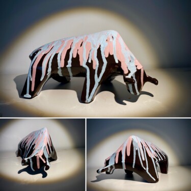 Escultura titulada ""TORO ICE CREAM"" por Corinne Jeanjean, Obra de arte original, Cerámica