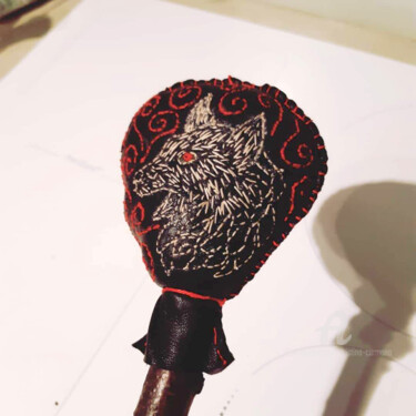 Art textile intitulée "Mailloche loup" par Cristina Carmona, Œuvre d'art originale, Tissu