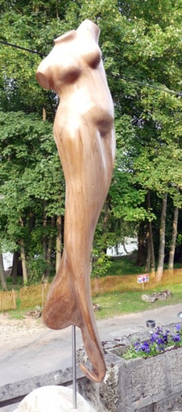 Escultura titulada "Sirène sculptée dan…" por Daniel Lutaud, Obra de arte original, Madera