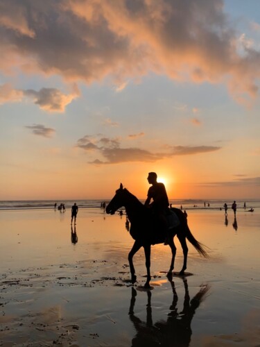 Фотография под названием "Golden Rider" - Darya Insight, Подлинное произведение искусства, Не манипулируемая фотография