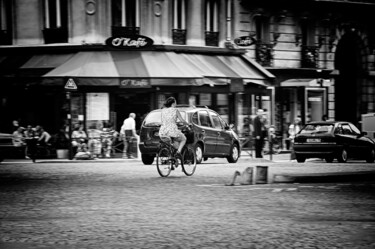 Fotografía titulada "Bicycle in Paris" por David Page, Obra de arte original, Fotografía digital